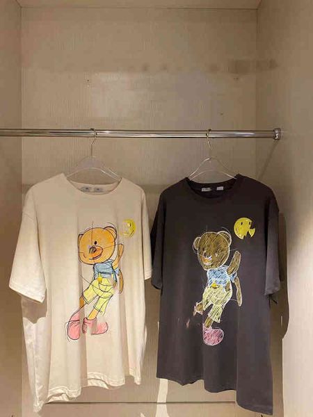 

2022 factory wholesale new summer fashion printed bear short sleeve t-shirt loose, breathable and fashionable couple, White