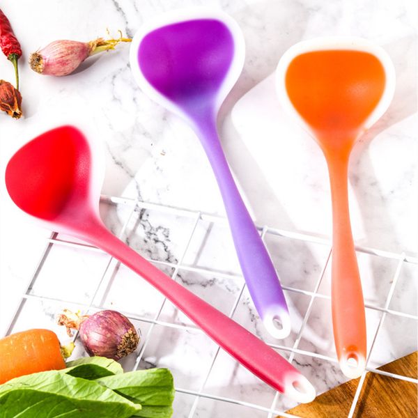 

high temperature resistant integrated shell anti scalding silica gel soup spoon kitchen baking appliance