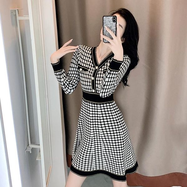 

casual dresses french color block v-neck plaid waist knit dress 2021 women's autumn clasp decorative long-sleeve ride a- line skirt, Black;gray