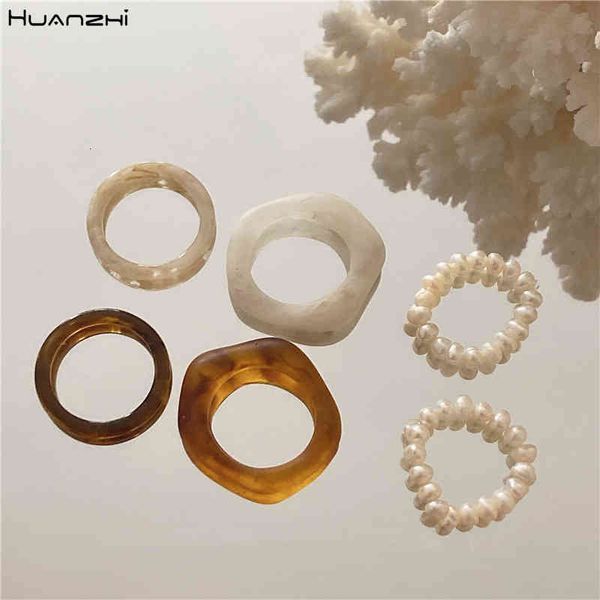 

love ring huanzhi 2021 3pcs/set retro fashion beige tortoiseshell resin natural pearl finger rings for women girls party jewelry, Slivery;golden