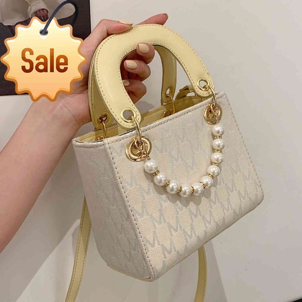 

xiaoxiangfeng temperament women's small bag women's summer 2021 new fashion net red messenger bag foreign style portable diana bag