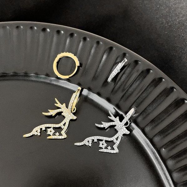 

stud v-509 fashion cartoon micro-inlaid zircon elk asymmetric earrings sweet deer female earring, Golden;silver