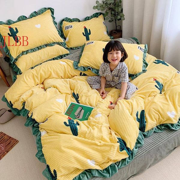

bedding sets 2021 winter magic fleece warm set 3 or 4pcs/set fitted sheet duvet cover flannel ruffles contrast color flat