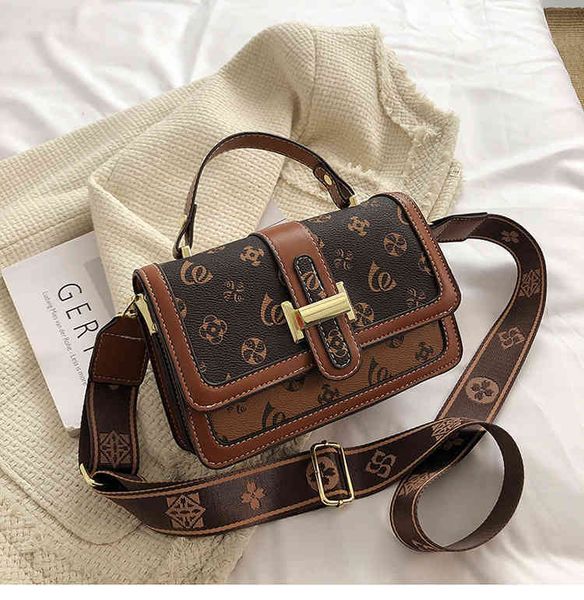 

2022 factory outlet female ins minority fashion one shoulder messenger bag autumn and winter high texture portable bag etpw 8ort
