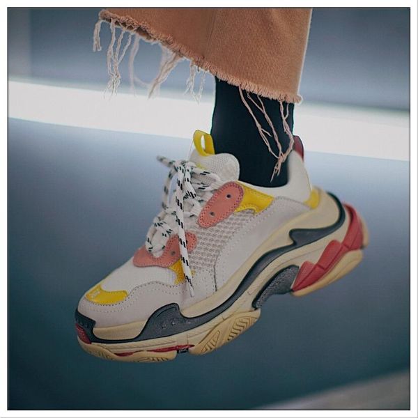 

new bÃ lÃ¨nÃ§iaga triple s allover logos fashion platform sneaker for men women black bred white green pink mens casual shoe outdoor walking