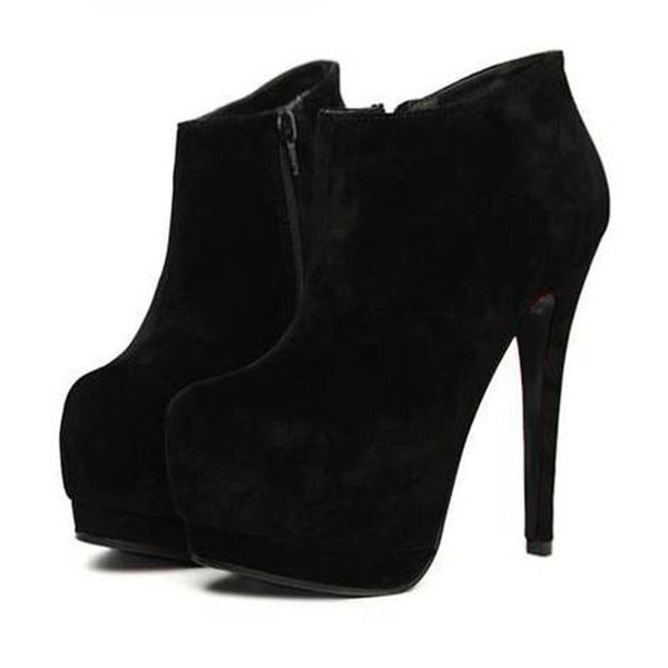 

boots this beautiful short boot looks nice and elegant, Black