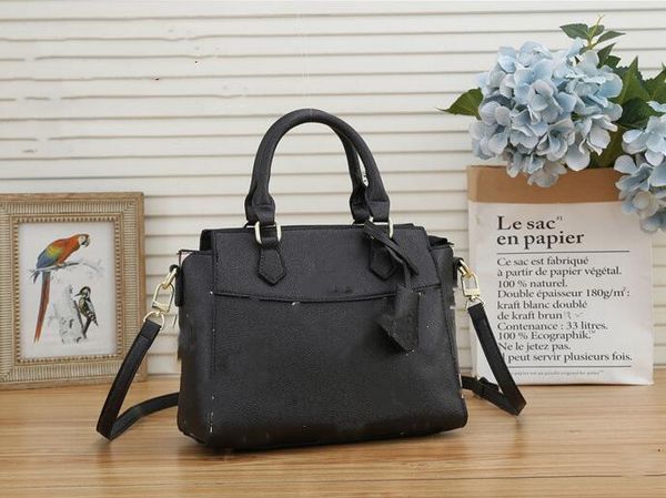 

2021 designer female packet shoulder handbag messenger bags korean version of the atmosphere fashion simple pure color chain bag christmas