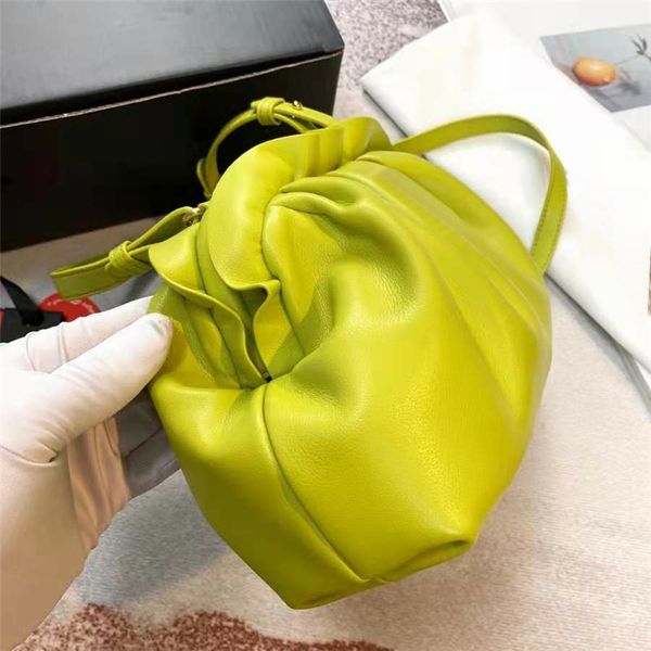 

r pink cloud hand bags super soft calf leather beautiful cross body siu mai three thick gold chain straps shoulder bag with a full set box(c
