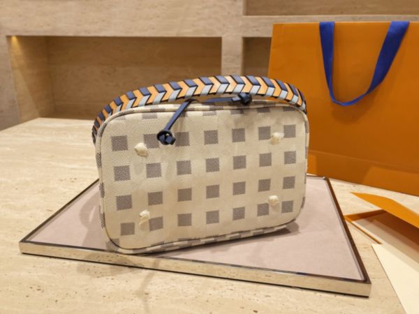 

ladies luxury 2021 designer drawstring adjustable shoulder purses messenger cross-body bags fashion small shopping bag woven shoulders