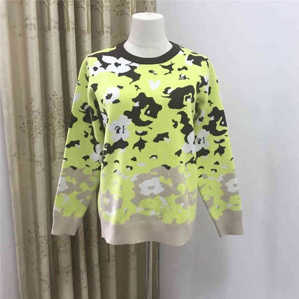 

2022 factory wholesale new lazy style korean version autumn and winter fashion camouflage jacquard loose color matching round neck pullover, White;black