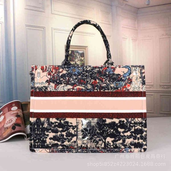 

2022 latest handbag factory store bag embroidered portable canvas casual printed bag b3iz