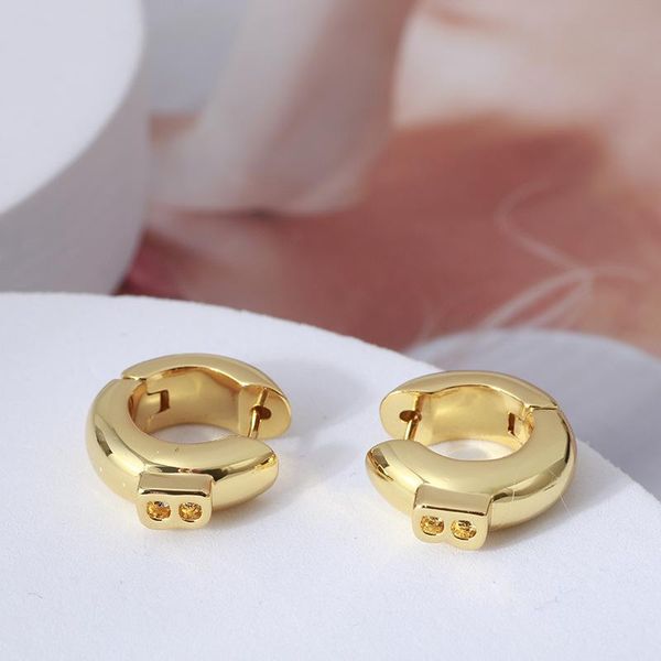 

stud retro three-dimensional letter shape thick earrings personality simple ladies, Golden;silver