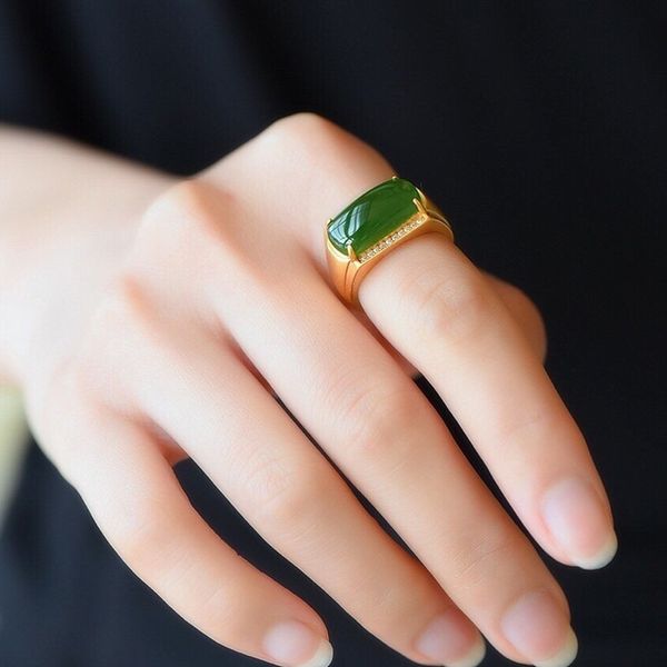 Elegante grüne weiße Jade Smaragd Edelsteine Zirkon Diamanten Ringe für Frauen Gold Farbe Bague Schmuck Bijoux Geburtstagsgeschenk Mutter