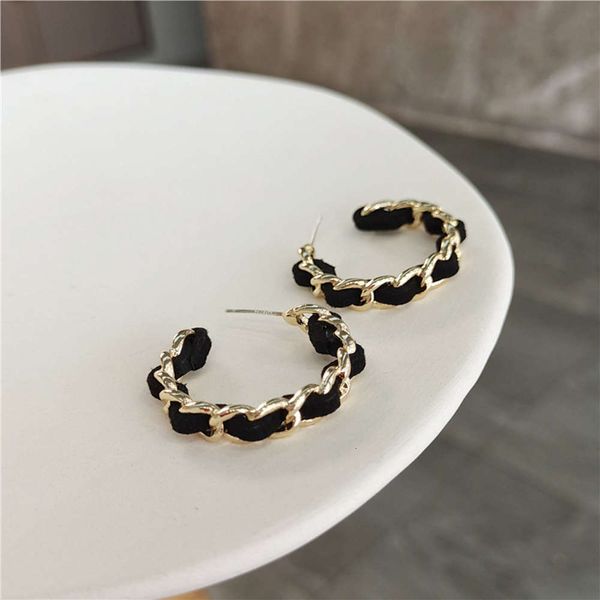

earrings temperament black flannelette creative chain