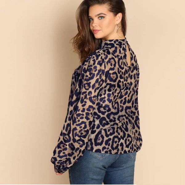 

2021 new plus size women's v-neck long-sleeved loose leopard print chiffon bottoming shirt, White