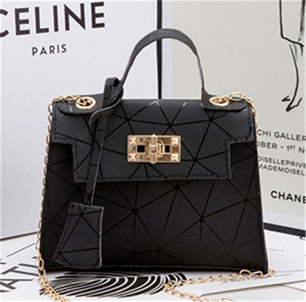 

designers duffel bags 45cm 55cm luxury large capacity travel sale women men genuine leather shoulder fashion bag carry rivets with lock head