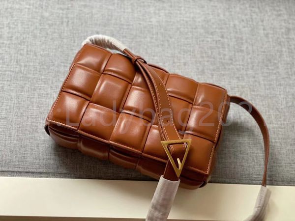 

2021 luxury designers lady cowhide patchwork tote braided lattice purses cover coin fashion quilting clutch bags handbags interior compartme, Red;black