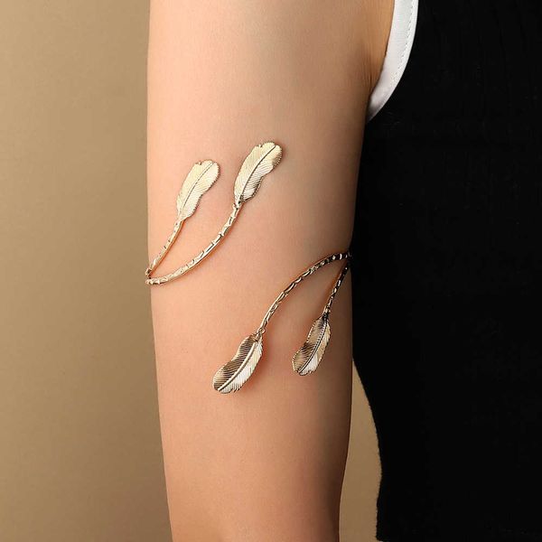 

retro butterfly leaf metal arm ring alloy hollow geometric pattern bracelet popular adjustable armband fashion accessories q0719, Black