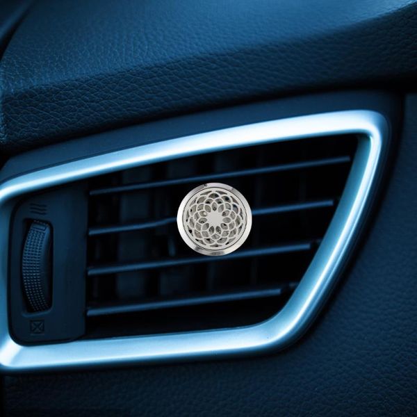 

hollow car vent diffuser clip decoration (assorted color) air freshener