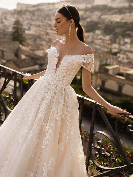 

other wedding dresses elegant lace princess a line dress 2021 beading appliques bridal mariage bride gowns vestido de noiva, White