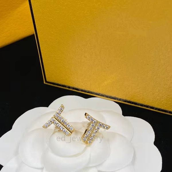 

2022 classic letter earrings studs charm retro designer earrings women eardrops jewelry with gift box for party anniversary 1357, Golden