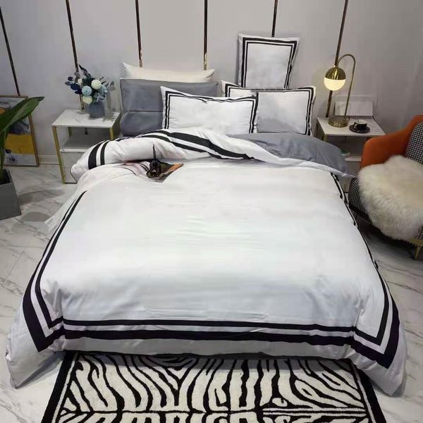 Conjuntos de cama de algodão 4 pçs designer carta tira impressão digital roupas travesseiro folha adulto macio rainha tamanho consolador cover279n