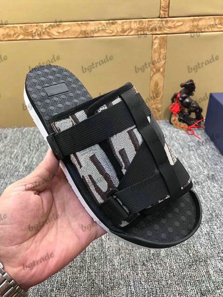 

designer slippers homme alpha oblique mens sandals luxurys summer beach flip flop black beige white multicolors canvas slipper for men