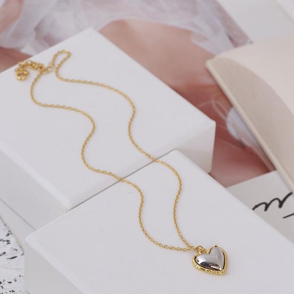 

pendant necklaces small design glossy love gold and silver contrast necklace