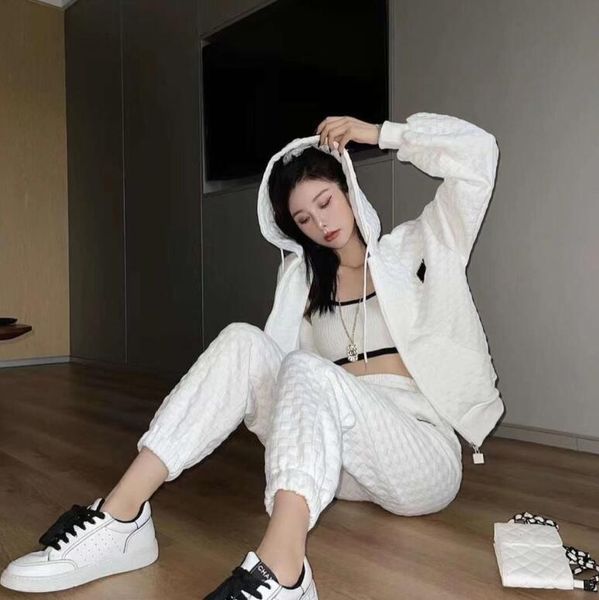 

fall 2021 fashion designer women's pants pantsuit sportswear black and white 2 color solid texture soft comfortable feel zipper hoodie