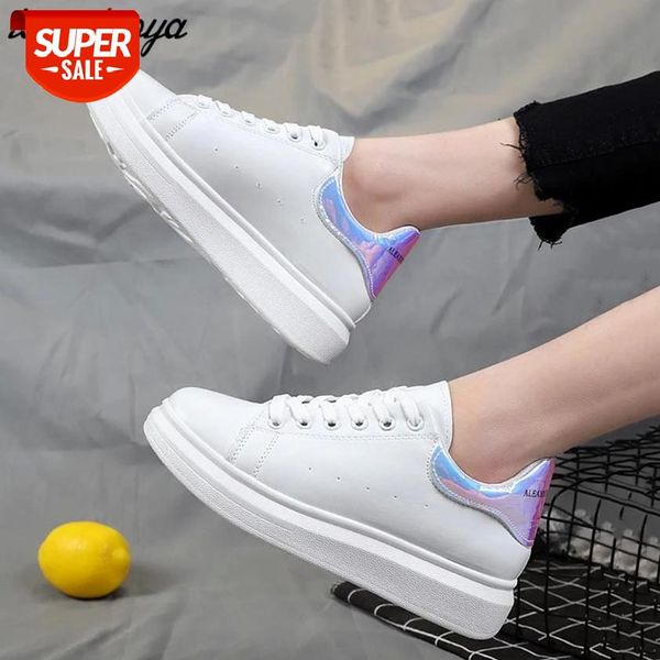 

Women Sneakers Leather Shoes Spring Trend Casual Flats Sneakers Female New Fashion Comfort White Vulcanized Platform Shoes 2021 #vO7W