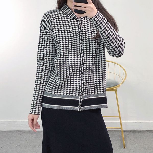 

816 2021 runway autumn brand same style sweater long sleeve v neck cardigan zipper fashion clothes womens yuecheng, White;black