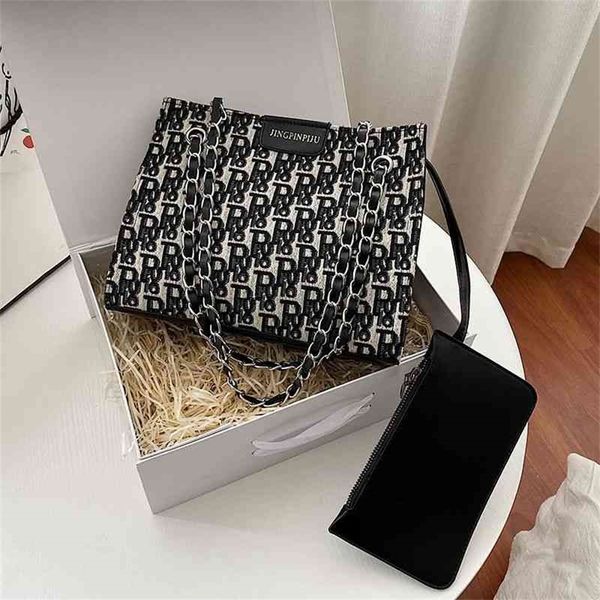 

designer sale one shoulder messenger, versatile chain, small bag, women's 2022 new fashion ins online popular student, foreign style an