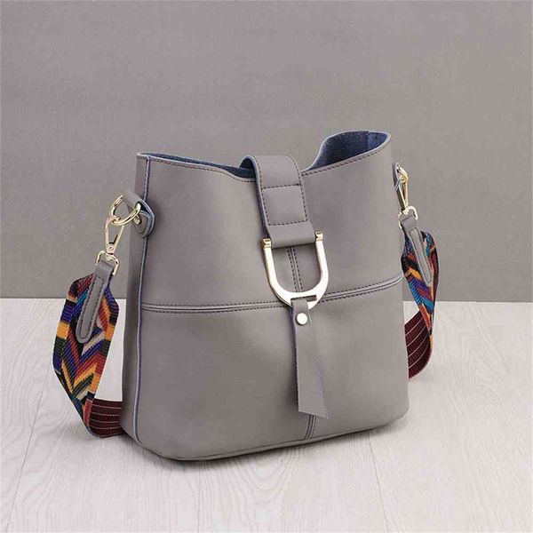 

women luxurys designers bags 2021 korean color wide belt simple child mother ring hand casual mes designer handbag handbags totes crossbody