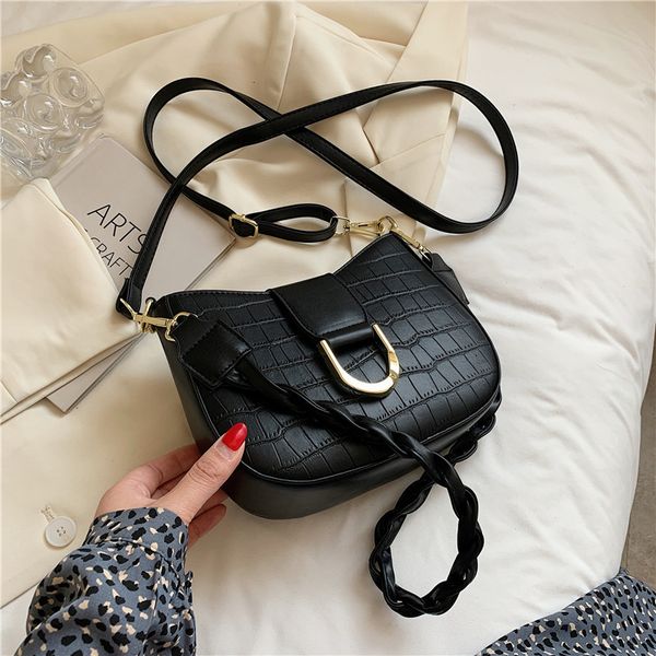 

bag female small summer metal 2021 fashion messenger net red sense of foreign style one shoulder armpit s