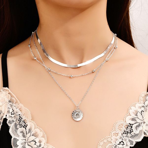 

multilayer choker three layer necklace fashion trend european and american lotus pendant necklaces female blade body chain, Golden;silver