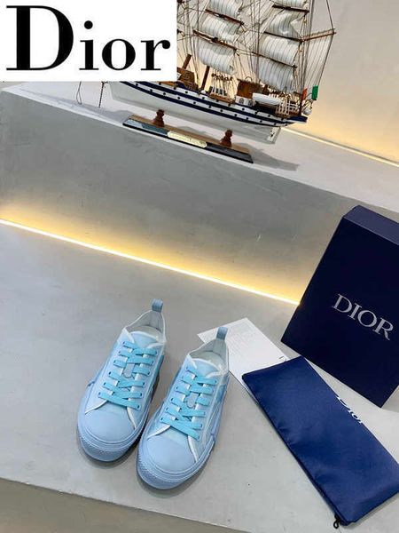 

designer luxury brand women and men sneakers loafers boots moccasins buckles lace-ups dress shoes rzr1