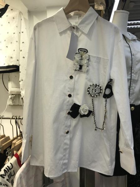 

spring and summer 2021 new european and korean fashion celebrity heavy industry beaded chain flower three dimensional decoration shirt, Black