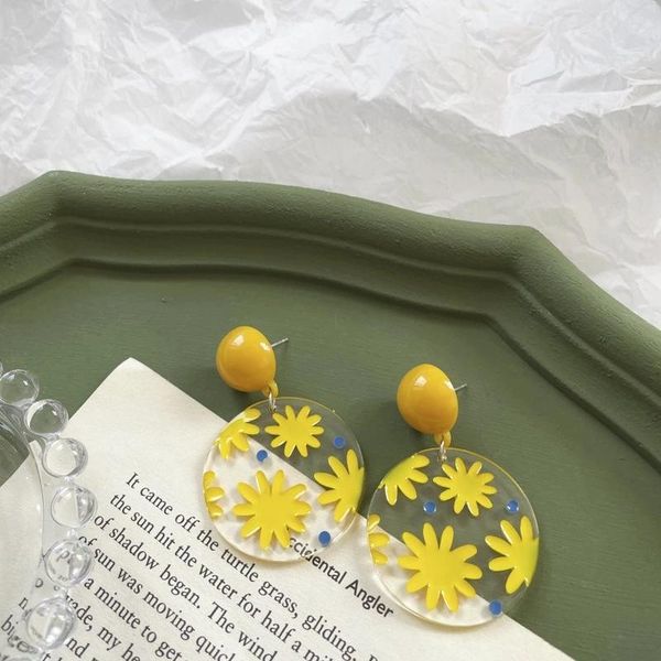 

stud aomu yellow transparent acrylic flower earrings simple irregular round daisy for women girls daily accessory, Golden;silver