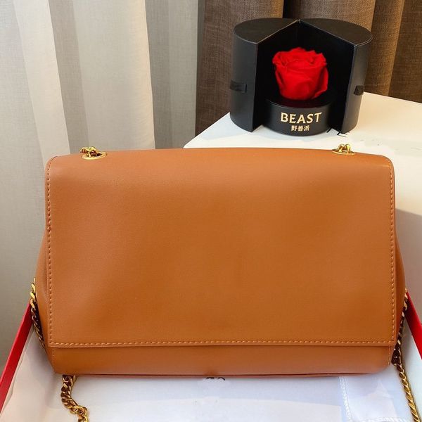 

new style women flip postman chain messenger travel bag large capacity fashion plain genuine leather hasp, Red;black