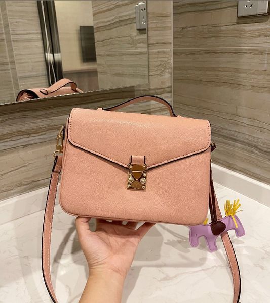 

classic designer letter messenger bags fashion collocation pony female temperament handbag lady high-quality shoulder bag wf2105132