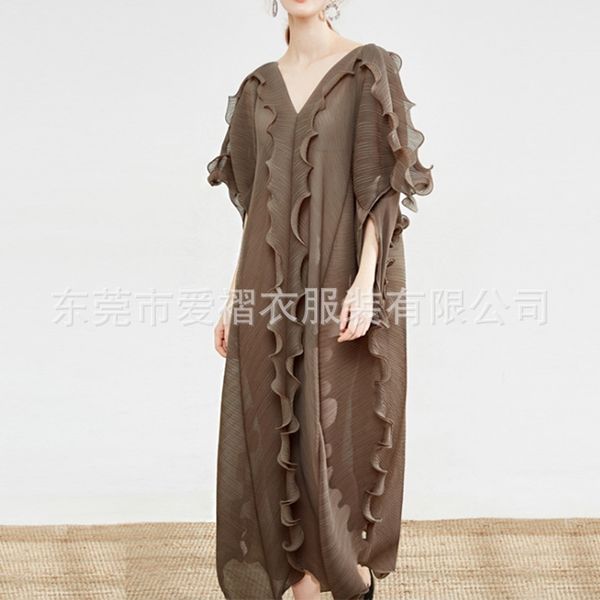 

v-neck design of women's large size dress, Black
