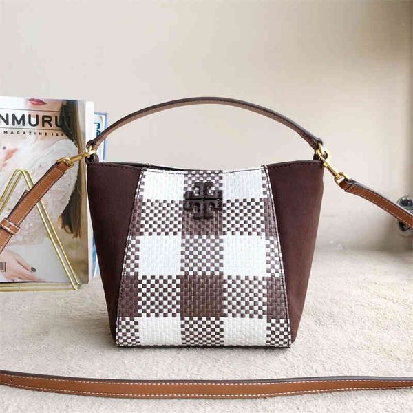 

2021 new tb women's leisure lattice shoulder bag fashion bucket simple hand 79346