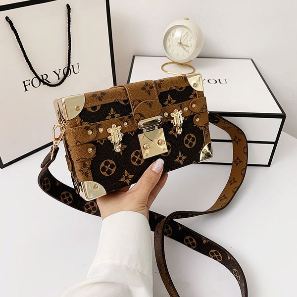 

factory direct sale 75% off old flower rivet box classic lock horizontal style trend messenger small square packaged mobile bags