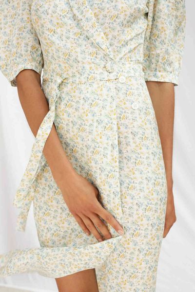 

dress 2021 spring and summer floral v-neck lantern sleeve ph9h, Black;gray