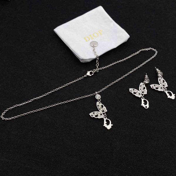 

aaa designer jewelry new butterfly necklace earrings silver suit idol street shoot the same fashion, beautiful and atmospheric, Black