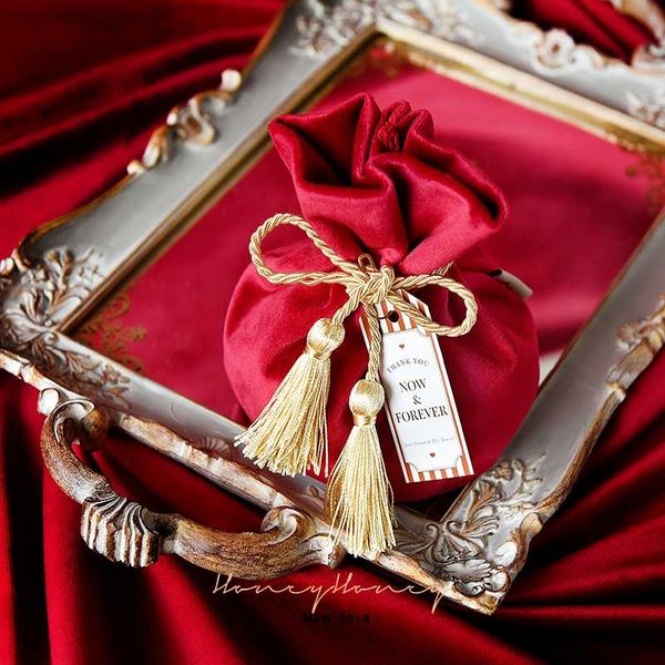 

20pcs/lot theater red velvet bag wedding candy europe chocolate package christmas drawstring box gift wrap