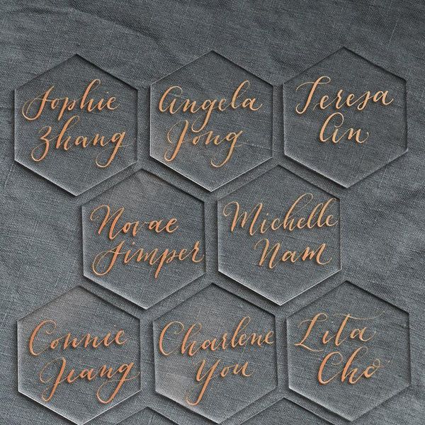 Cartões 20pcs Clear Hexágono Acrílico Hexágono Laser Corte de Laser Plain Tiles Decoração Do Casamento para Números de Tabela Nome do Visitante