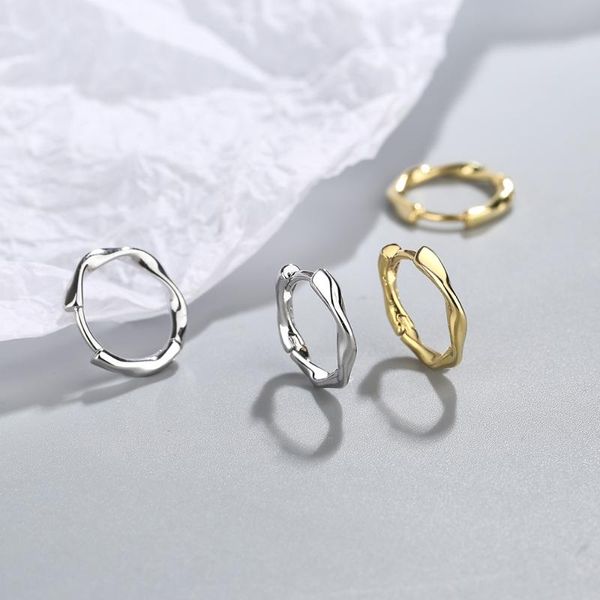 

hoop & huggie geometric twisted small earrings female trendy fashion light luxury romantic ear buckle oorbellen, Golden;silver