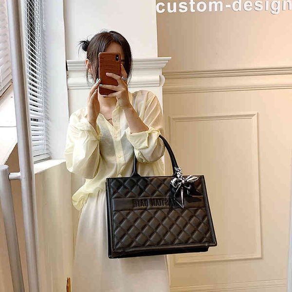 

2022 factory wholesale new beibei shangpin korean fashion linggetuote portable one shoulder women's large shopping bag silk scarf