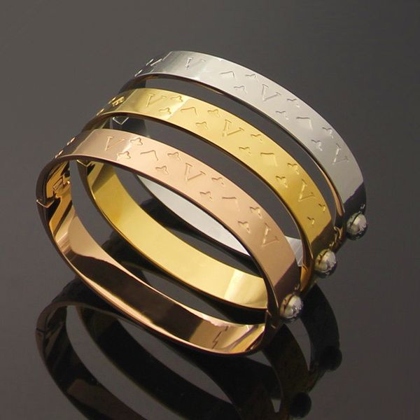 

wholesale titanium steel cuff bangle v letter printing four leaf flower band gold bracelet two sets of bracelets with dust bag, White